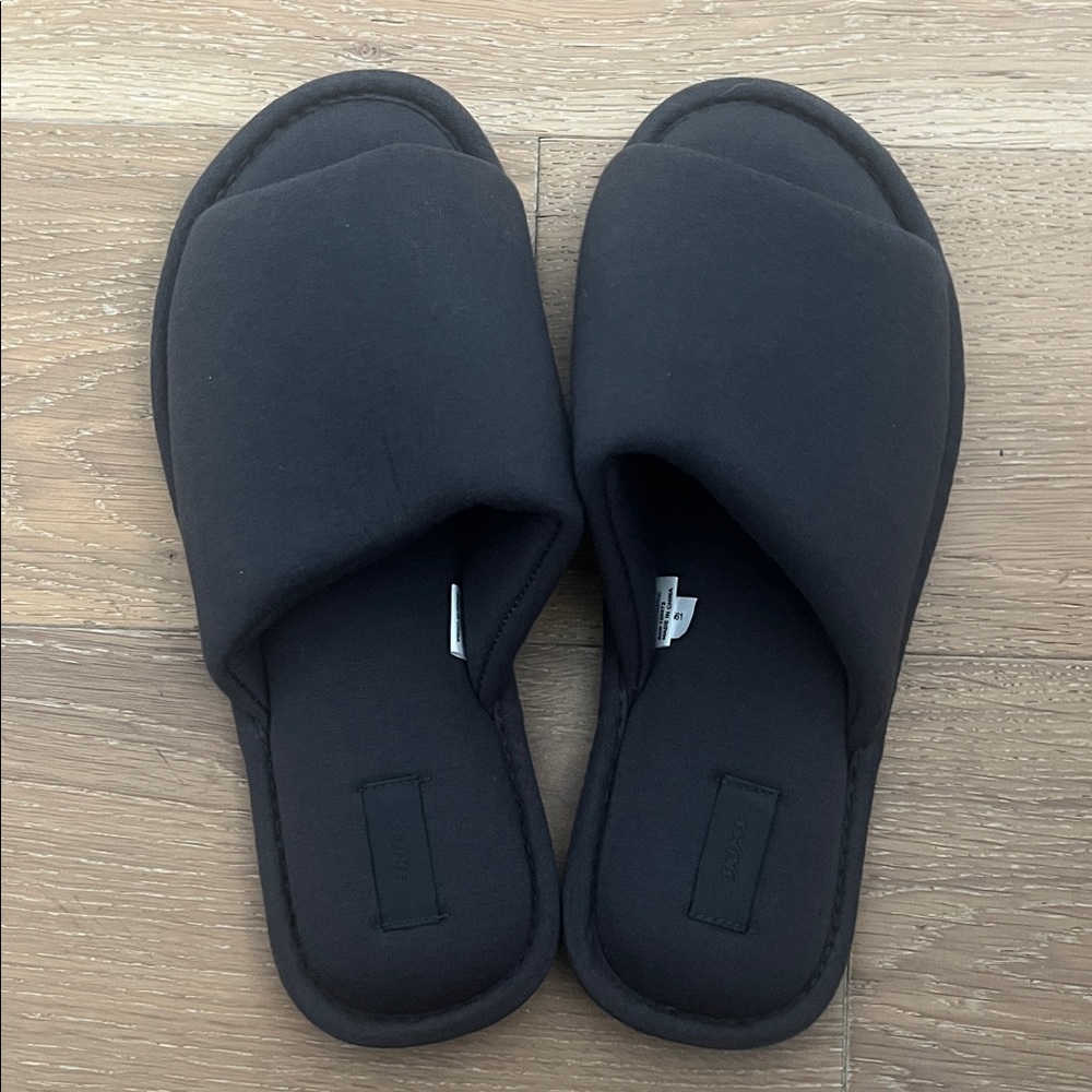 Skims NEW Gray Black Slide Slippers Size M